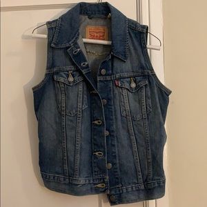 Levi’s denim vest